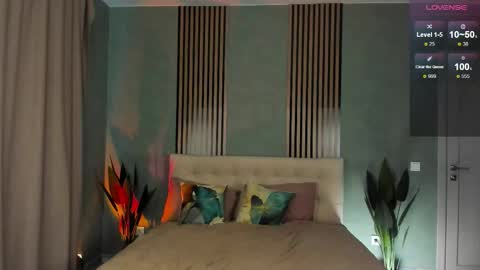 Lily  dont forget to thumbs up me online show from September 23, 10:13 am