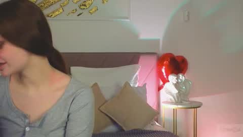 Nicole online show from February 28, 9:25 pm