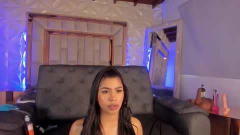 Nicole  online show from January 16, 8:05 pm