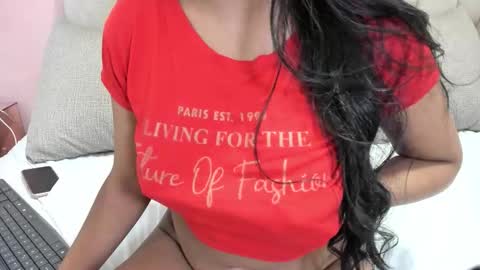Snapshot of nicole_fisherr chatting on October 19, 6:04 am nicole_fisherr online show from October 19, 6:04 am