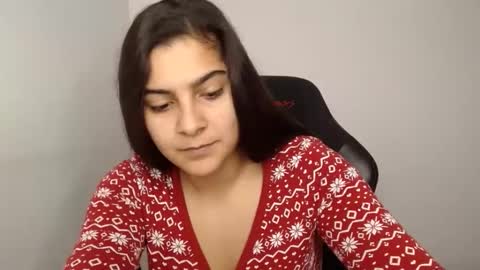 Snapshot of nicoleever chatting on December 14, 10:56 am nicoleever online show from December 14, 10:56 am