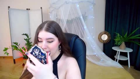 nicolefoxery online show from January 28, 6:28 pm