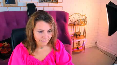 nicolehits online show from October 6, 9:26 am