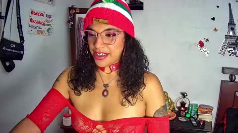 Snapshot of nicoll_williams420 chatting on December 31, 1:04 am Nicoll Williams online show from December 31, 1:04 am