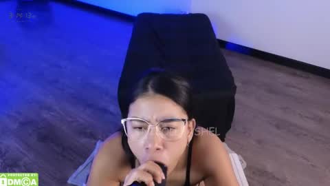 Nicoll  Independent model online show from February 19, 8:14 am