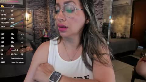 Nicolle online show from June 4, 8:24 pm