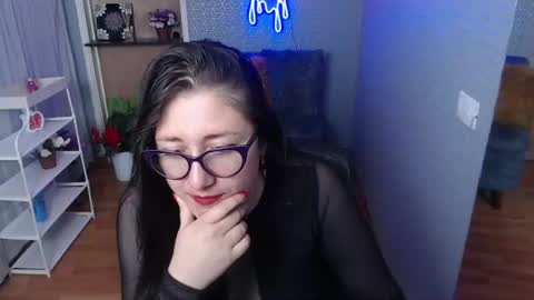 Nicolle  online show from July 28, 2:13 pm