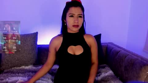 niina26_ online show from March 23, 12:33 pm