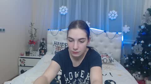 Snapshot of nikastarkk chatting on December 19, 7:29 pm nikastarkk online show from December 19, 7:29 pm