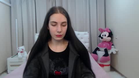 nikastarkk online show from February 15, 7:35 pm