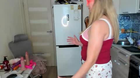 nikicute18 online show from March 4, 11:39 am