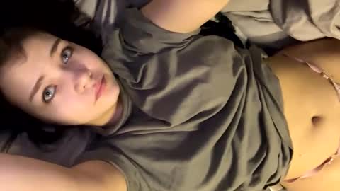 nikoli_naw online show from February 8, 12:28 am