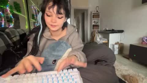 nikoli_naw online show from December 5, 6:24 am