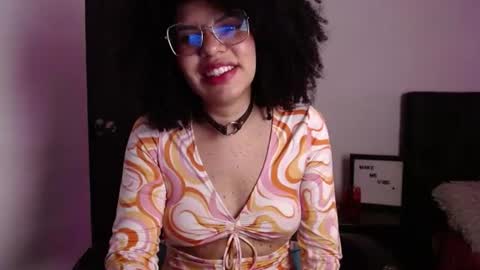 Nicole    GTM-5 1100 pm - 700 am online show from June 19, 6:28 am