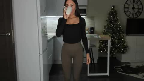 Bella online show from January 16, 9:33 pm