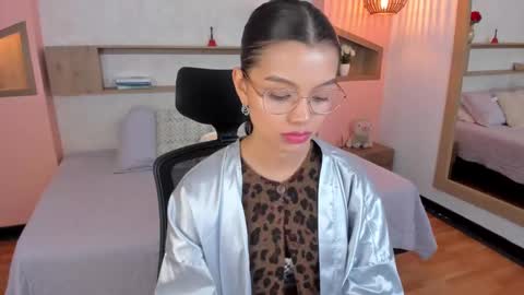 NINA online show from March 10, 8:12 pm