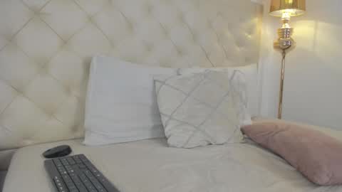 nina joyce online show from March 25, 8:23 pm