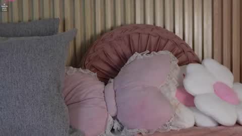 NINA online show from April 16, 12:05 pm