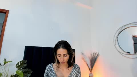 Snapshot of ninacavallli chatting on February 27, 2:32 pm Nina online show from February 27, 2:32 pm
