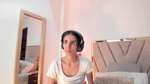 Snapshot of ninacavallli chatting on October 6, 6:23 pm Nina online show from October 6, 6:23 pm