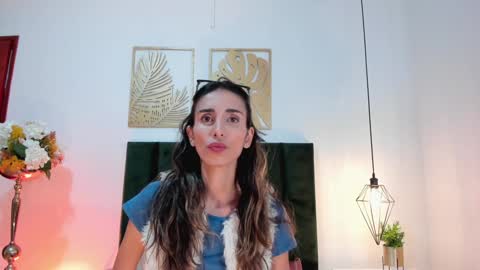Snapshot of ninacavallli chatting on December 31, 4:35 pm Nina online show from December 31, 4:35 pm