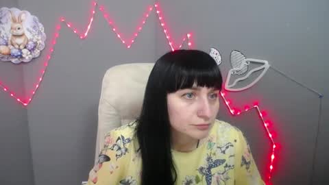 ninaflawlees online show from April 8, 12:07 pm