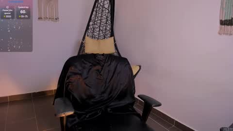 ninamonroee online show from February 18, 12:26 am