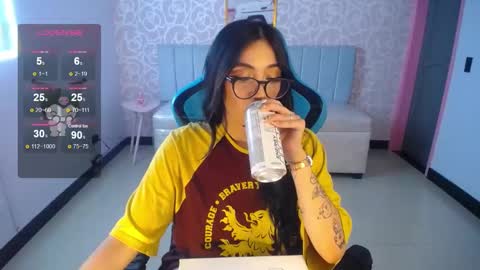 Snapshot of ninfa_ch chatting on February 27, 4:43 pm Ninfa online show from February 27, 4:43 pm