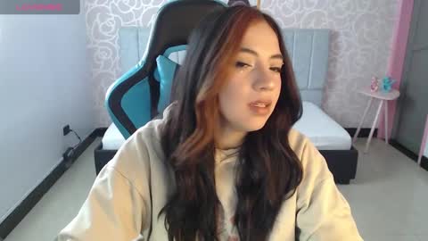 Snapshot of ninfa_ch chatting on December 21, 11:22 am Ninfa online show from December 21, 11:22 am