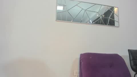 Snapshot of nini_beyker chatting on October 20, 1:47 pm nini_beyker online show from October 20, 1:47 pm