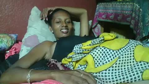 ninie246746 online show from March 9, 6:00 pm