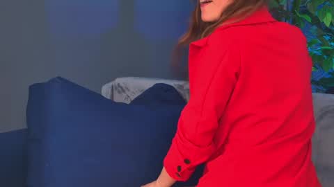 Nina online show from May 11, 2:45 pm