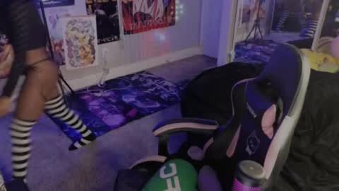 NIVIA WOLFE online show from September 26, 1:58 am