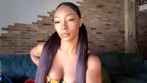NIVIA WOLFE online show from May 11, 12:02 am
