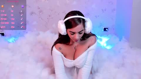   ambarsulliva  online show from October 25, 10:45 am