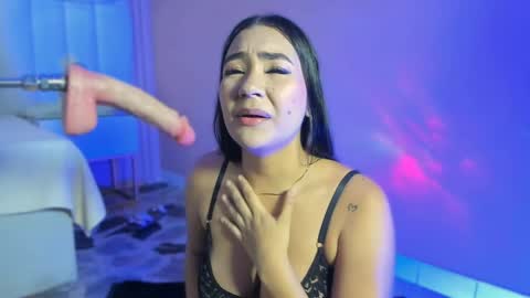 Noa online show from April 14, 2:44 am