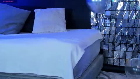 Noah  online show from November 18, 3:40 am