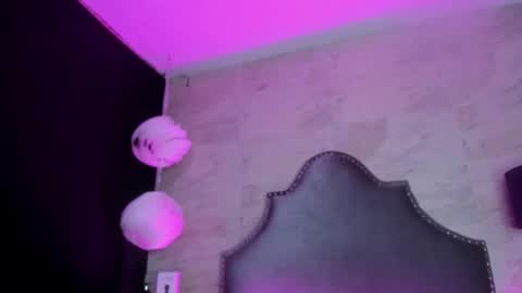 Zoe  online show from May 16, 3:53 am