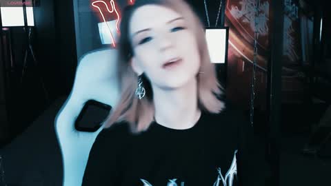 Snapshot of noah_elmer chatting on December 20, 2:27 pm REAL name LiaDM are always open online show from December 20, 2:27 pm