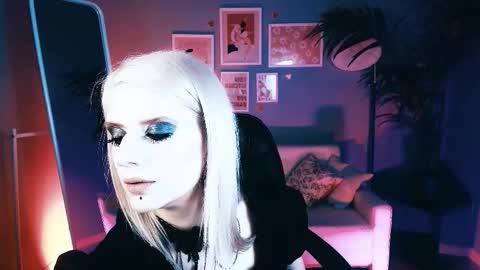 Snapshot of noah_elmer chatting on October 18, 2:42 pm REAL name LiaDM are always open online show from October 18, 2:42 pm