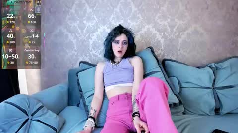 Elly online show from March 18, 10:59 pm