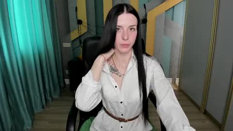 NoirDiva online show from April 7, 11:56 am