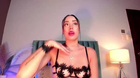 Nora Da Silva online show from February 20, 1:15 am