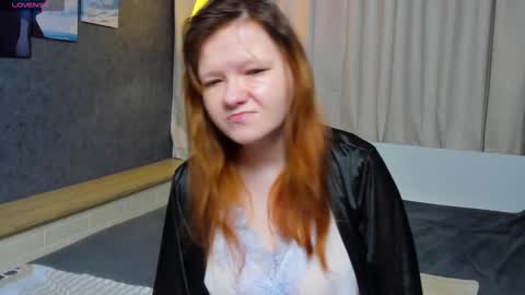 Snapshot of nora_lovvv chatting on October 18, 10:29 am Nora online show from October 18, 10:29 am