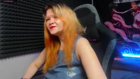 Snapshot of nora_lovvv chatting on September 25, 10:58 am Nora online show from September 25, 10:58 am