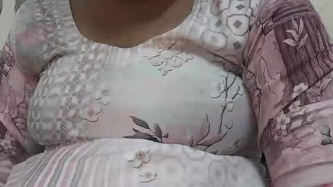 nora_roy246 online show from November 3, 4:16 am