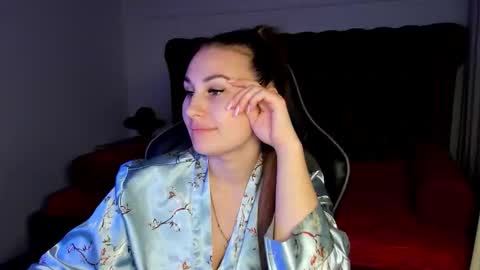 NoraFoxes online show from November 25, 12:51 pm