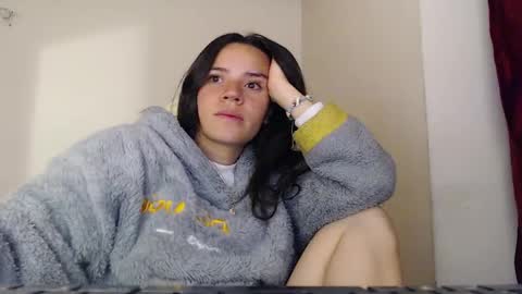 noreen_ online show from April 2, 2:53 am