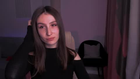 Snapshot of north_valkyrie chatting on December 22, 3:22 am Hazel online show from December 22, 3:22 am