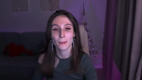 Snapshot of north_valkyrie chatting on January 18, 12:46 am Hazel online show from January 18, 12:46 am